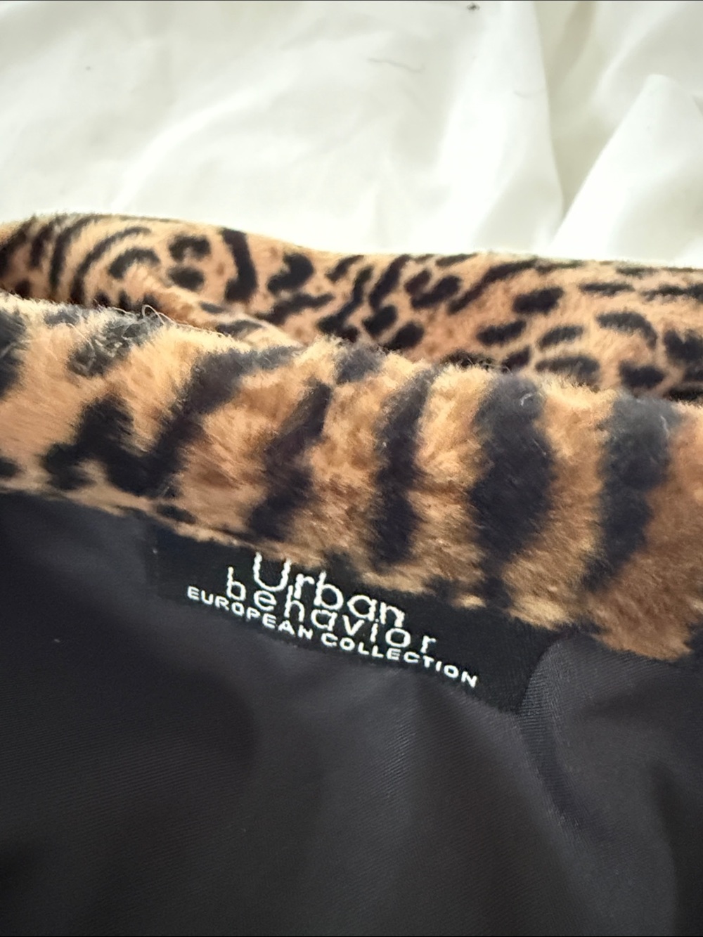 Urban Behavior Velvet Leopard-Print Trench Coat in Brown and Black - Picture 2 of 6